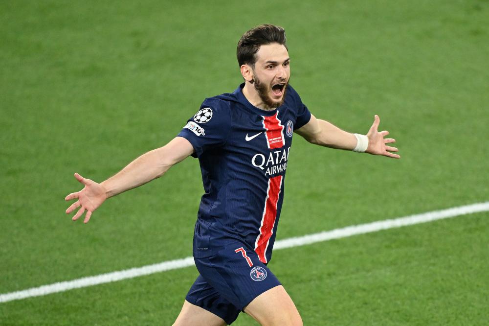 德甲第13轮最佳球员：凯恩替补戴帽第五次当选